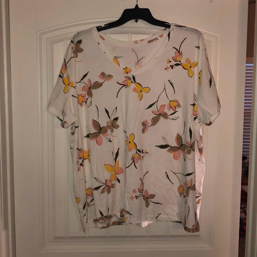 Floral tee